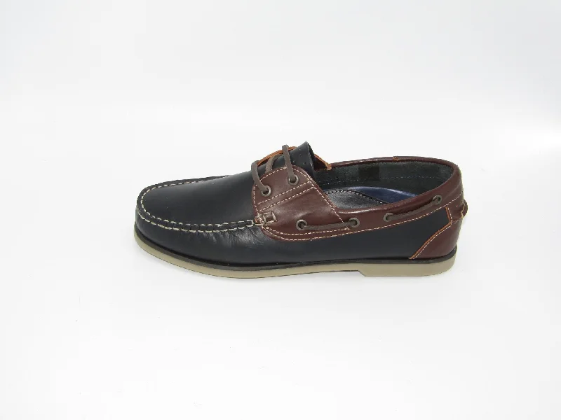 Stretchable men's boat shoes for a comfortable fitDEK M551CN