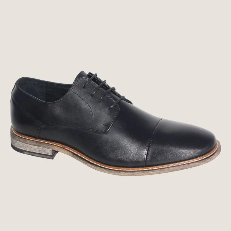 Men's formal shoes with a polished shineSlatters Naples Dress Shoe