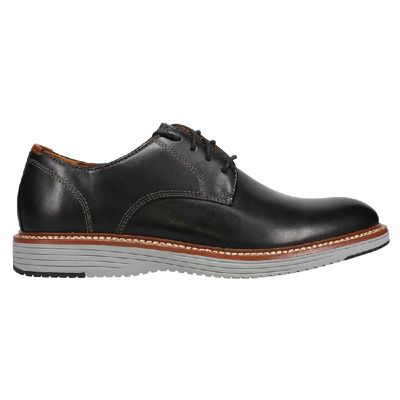 Men's formal shoes with a lace - up closureUpton Oxford Plain Toe Dress Shoes